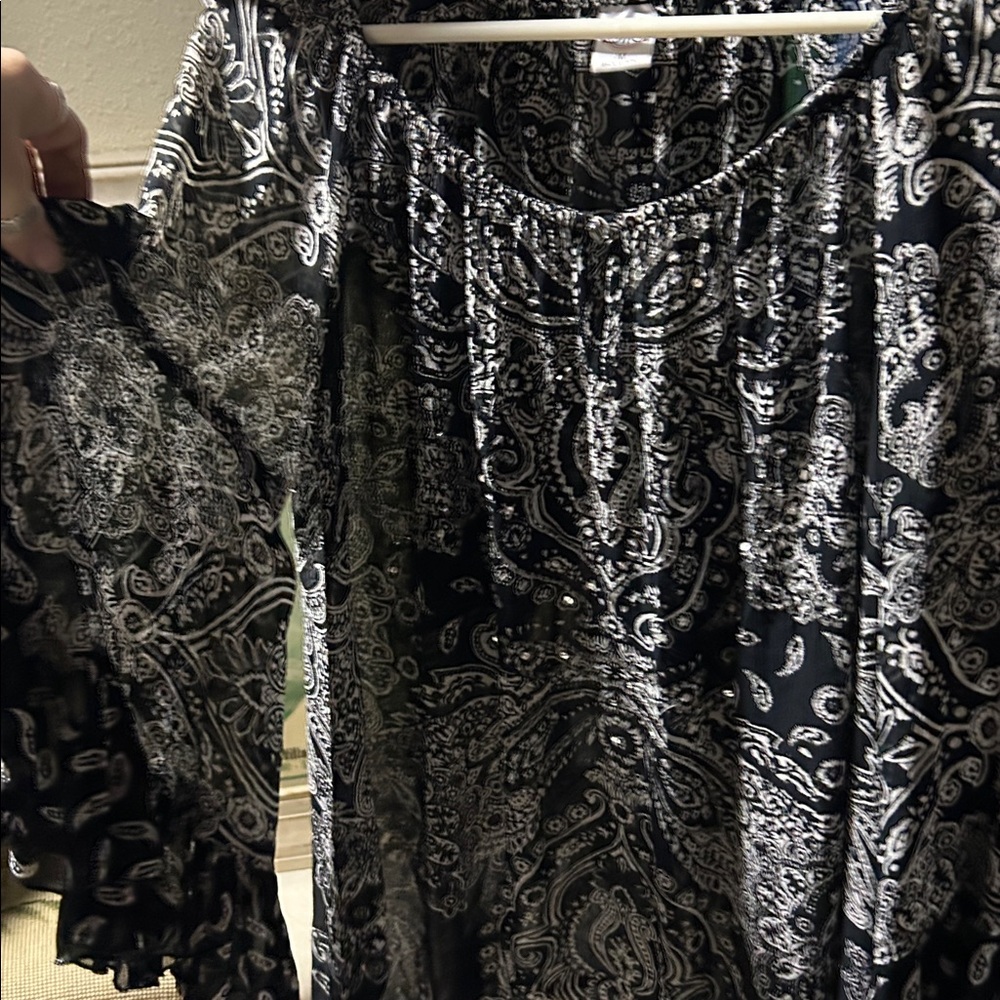 Black And White Flowy Blouse With Ruffled belled Half Sleevea